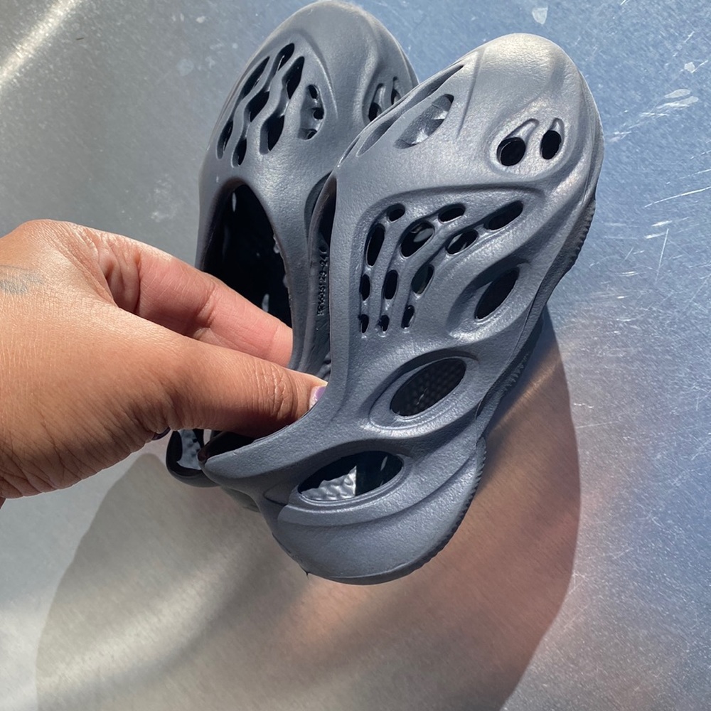 Yeezy kids foam runner